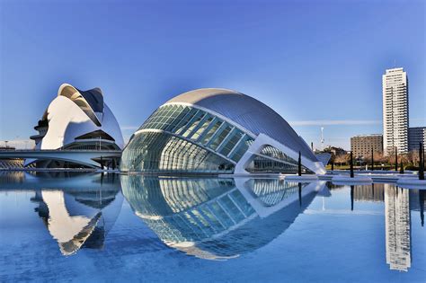 santiago calatrava structures.